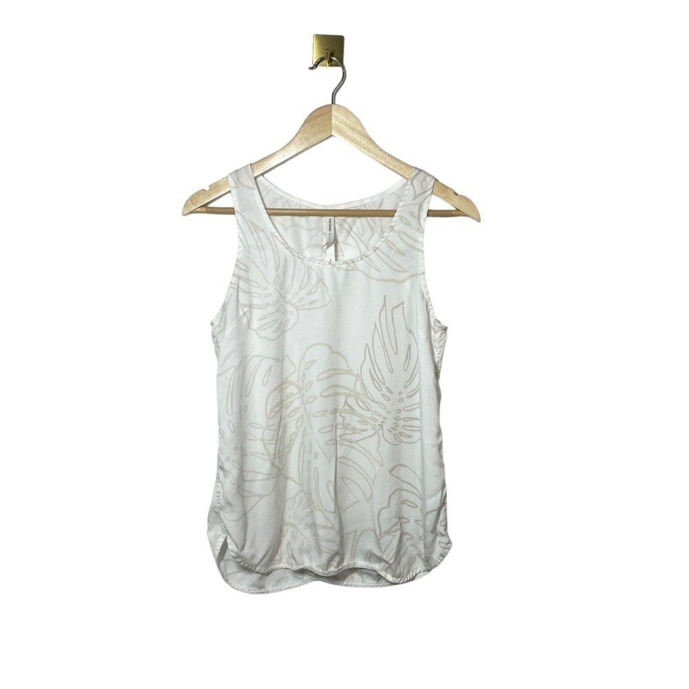 Aritzia Babaton Womens S Ivory Leaf Print Sleeveless Blouse Work Office Tank